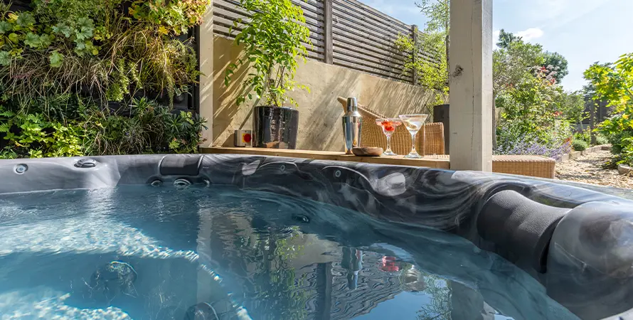 Three Little Pigs Hot Tub
