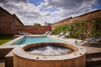 Rippon Hall Pool & Hot Tub 1