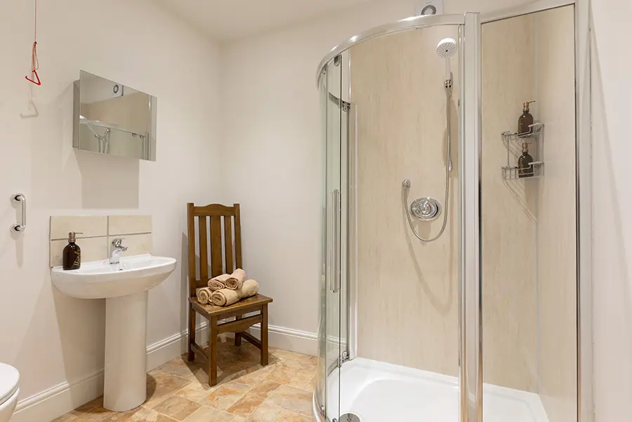 Woldfoot Farm Bedroom 1 Ensuite