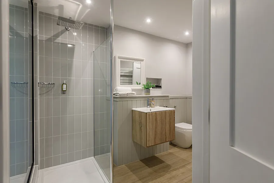 Olive Tree House Bathroom 3.2