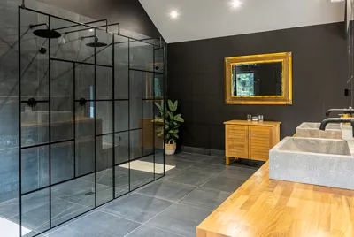 Water's Edge Ensuite 2.1