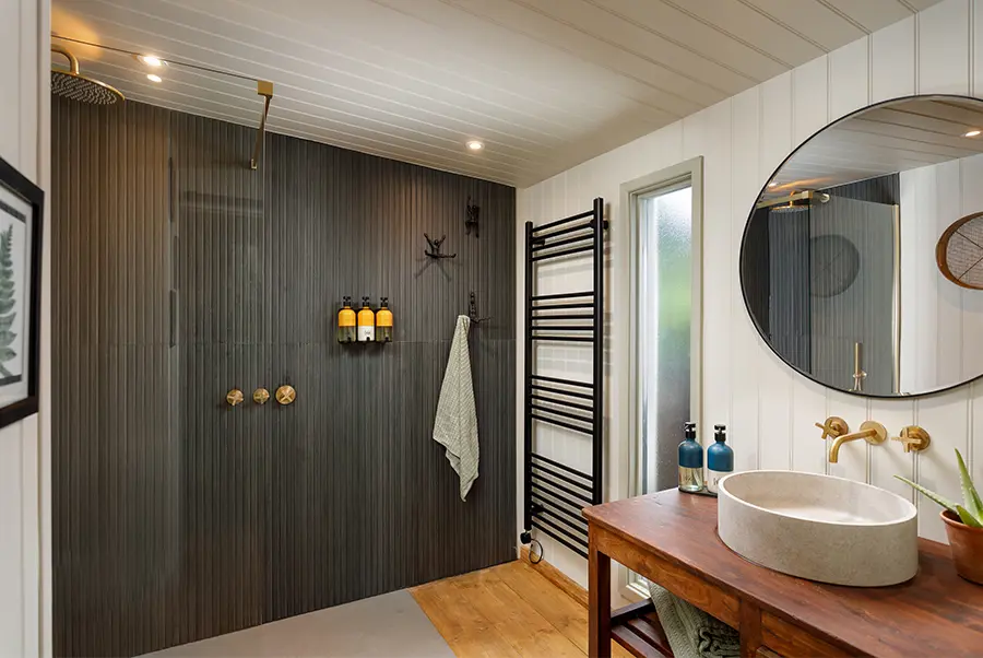 Parsonage House Shepherds Hut Bathroom 1