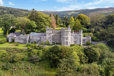 Pengarth Castle Exterior 6