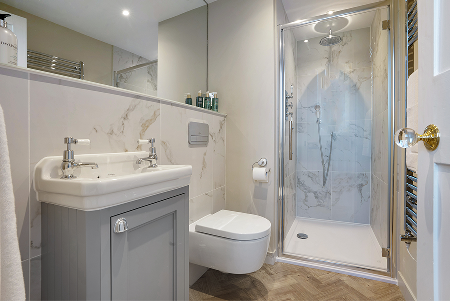 Stonegate Lodge Gatehouse West Bathroom 1